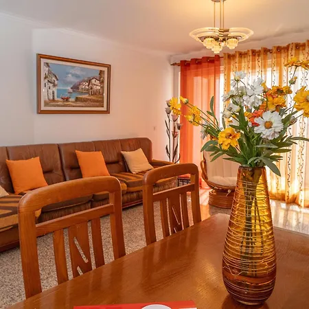 Brisa De - Spacious Family Apartment, 5min Walk To The With Private Parking سيسيمبرا