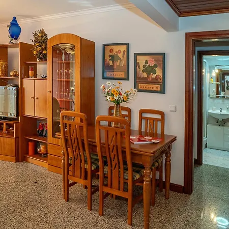 Brisa De - Spacious Family Apartment, 5min Walk To The With Private Parking *
