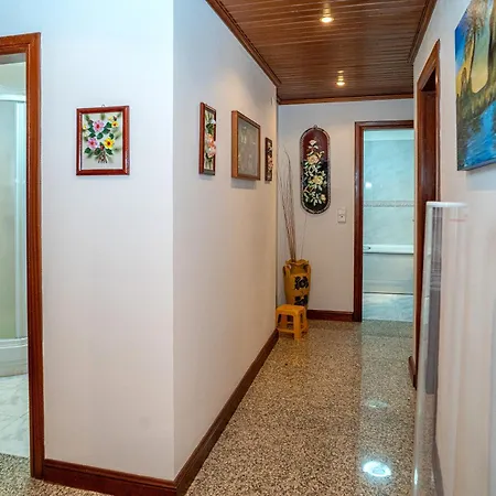 Brisa De - Spacious Family Apartment, 5min Walk To The With Private Parking Apartman