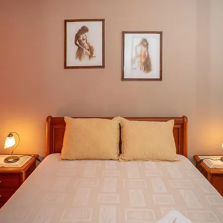 Brisa De - Spacious Family Apartment, 5min Walk To The With Private Parking شقة سيسيمبرا