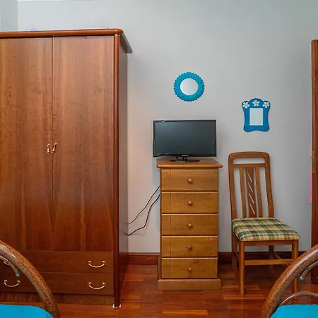 Brisa De - Spacious Family Apartment, 5min Walk To The With Private Parking *